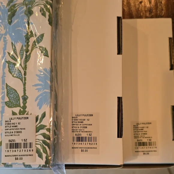 Lilly Pulitzer Green and Blue Dining Bar Set - Picture 5 of 6